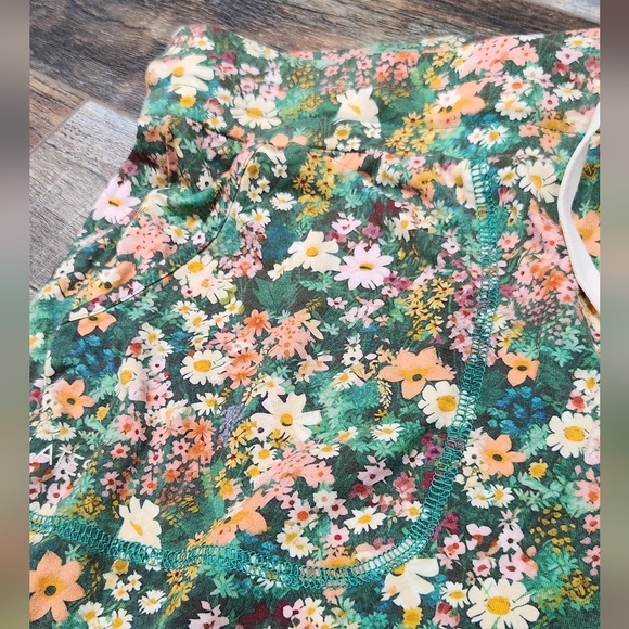 Lates By Kate Floral Jogger Pants - Picture 2 of 5